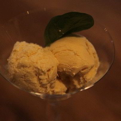 Мороженое с базиликом и лимоном