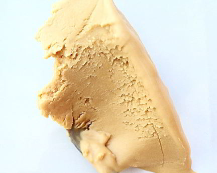 Мороженое с карамелизованным белым шоколадом