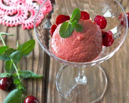 Мороженое Вишенка