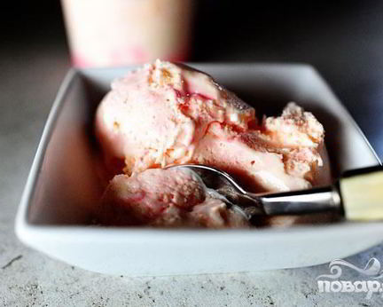 Мятно-ванильное сливочное мороженое