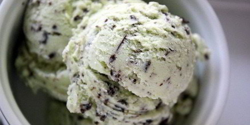 Рецепт мятного мороженого с шоколадной крошкой