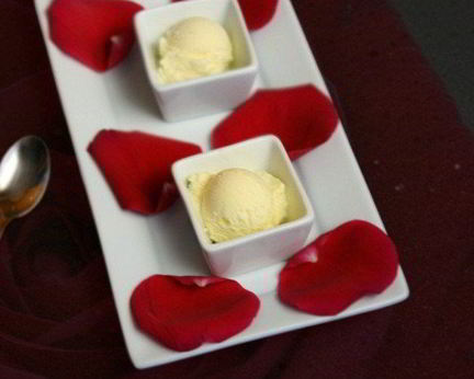 Розовое мороженое