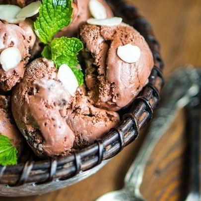 Шоколадно-миндальное мороженое