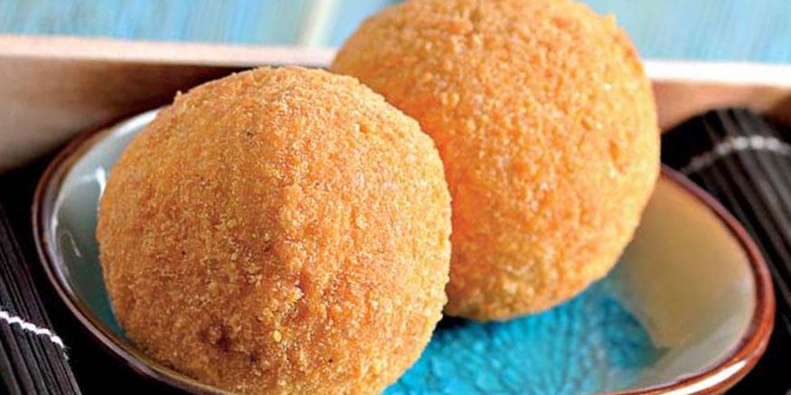 Рецепт жареного мороженого с соусом из маракуйи