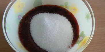 бисквит с нежным сливочно-смородиновым муссом