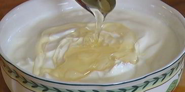 йогуртовый мусс с красной смородиной