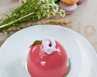 Клубничный мармелад с базиликовым муссом