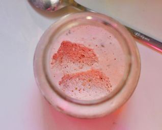 Клубничный мусс с кинзой