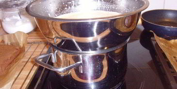 мокка-мусс в ягодном обрамлении