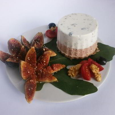 Мусс Два вкуса из творога и ветчины с инжиром