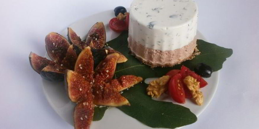 Рецепт мусса два вкуса из творога и ветчины с инжиром