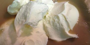 мусс из белого шоколада с персиками