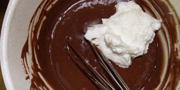 шоколадный мусс с клубникой