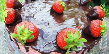 торт-мусс клубника в шоколаде