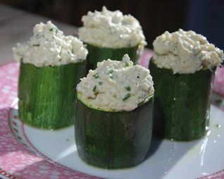 Цукини, фаршированные муссом из артишоков