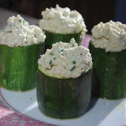 Цукини, фаршированные муссом из артишоков