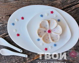 Творожный мусс с ягодами и злаками