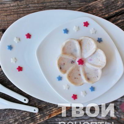 Творожный мусс с ягодами и злаками