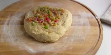 кулич пасхальный медовый на воде с цукатами и изюмом