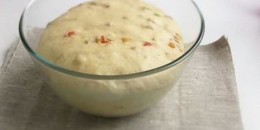 кулич пасхальный медовый на воде с цукатами и изюмом