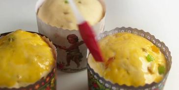 кулич пасхальный медовый на воде с цукатами и изюмом