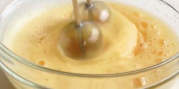 кулич пасхальный медовый на воде с цукатами и изюмом