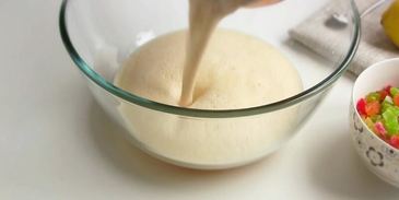 кулич пасхальный медовый на воде с цукатами и изюмом