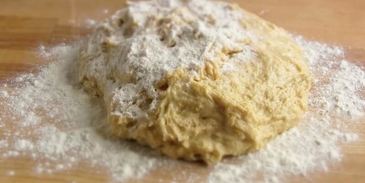 кулич пасхальный медовый на воде с цукатами и изюмом