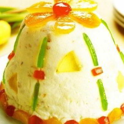 Пасха с миндалем и изюмом