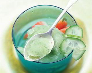 Огуречный щербет с фруктовым салатом