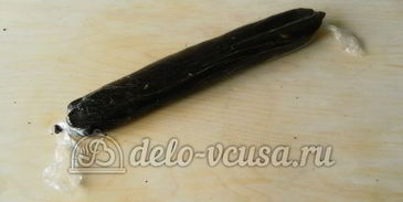 сладкая колбаска из бисквита