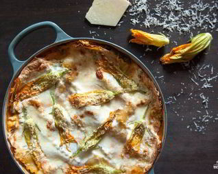 Кабачковое суфле под грибным соусом