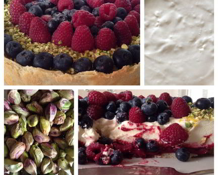 Лимонный торт-суфле с ягодным курдом