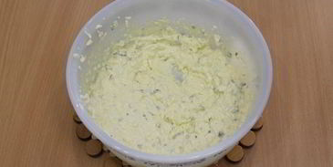 рыбка красная под суфле из сливочного сыра