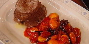 шоколадное суфле под кофейным сабайоном с пряным кумкватом