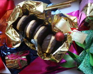 Шоколадные печенья вупи-куки с облепиховым суфле