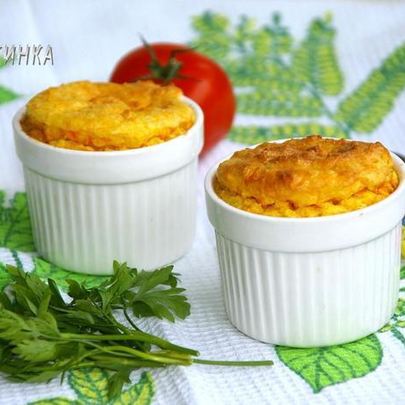 Сочное куриное филе под рисово-морковным суфле