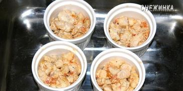 сочное куриное филе под рисово-морковным суфле