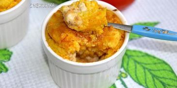 сочное куриное филе под рисово-морковным суфле