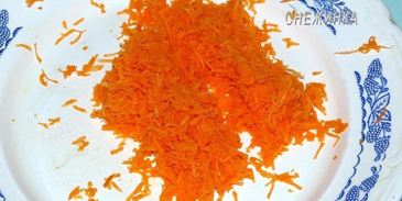 сочное куриное филе под рисово-морковным суфле