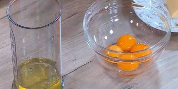 сырное суфле с зеленым луком и кукурузной мукой