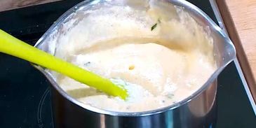 сырное суфле с зеленым луком и кукурузной мукой