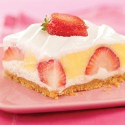 Творожный торт-суфле c клубникой