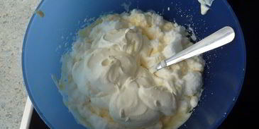 изысканный тирамису с яйчным ликером