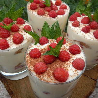 Малиновый тирамису