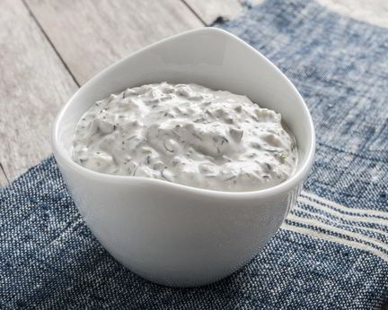 Творог с чесноком