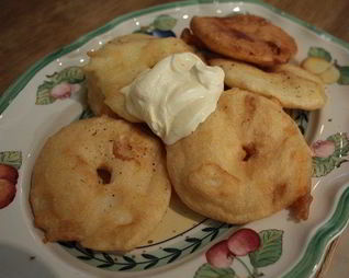 Яблочные кольца в кляре