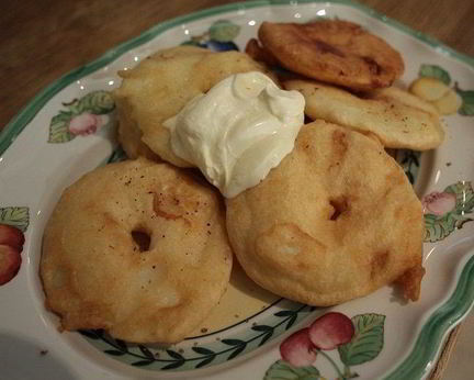 Яблочные кольца в кляре