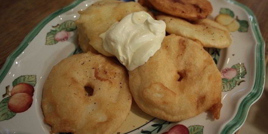 Рецепт яблочных колец в кляре