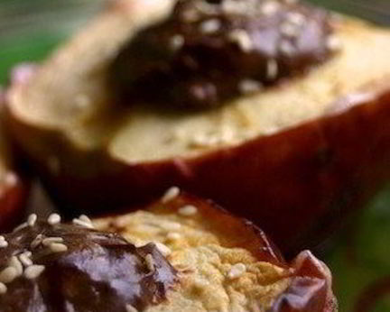 Яблоки с шоколадным сыром